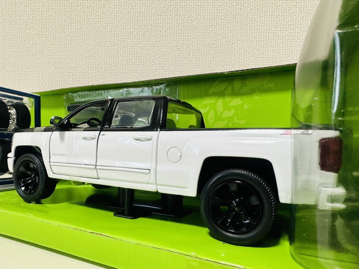 Jada/’14 Chevyシボレー Silveradoシルバラード kustomカスタム Lowriderローライダー 1/24絶版 _画像2