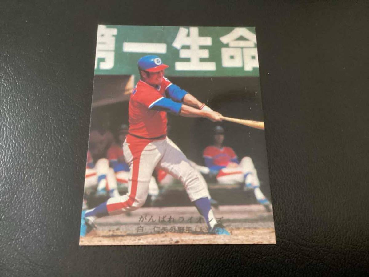 良品　カルビー75年　白仁天（太平洋）No.143　プロ野球カード_画像1