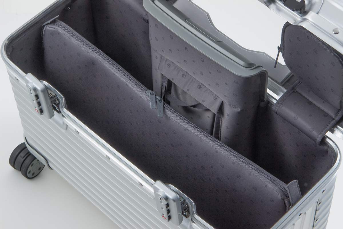 新品未使用】RIMOWA リモワ Origimal オリジナル 新型 Pilot 新品未使用】RIMOWA リモワ Origimal オリジナル 新型 Pilot