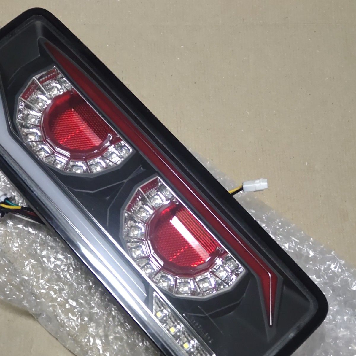 クリスタルアイ バルカンファイバーLEDテールランプ クリスタルアイ バルカンファイバーLEDテールランプ