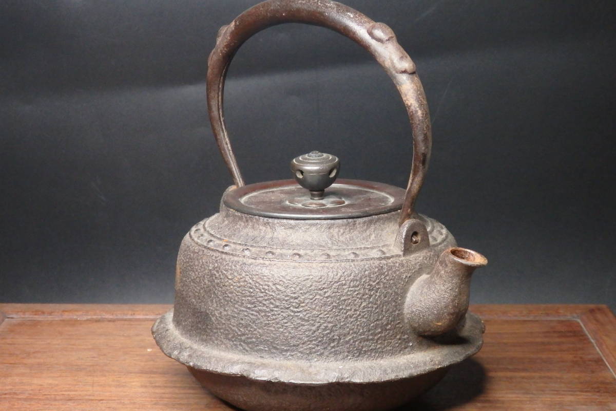 うぶだし品　小振 鉄瓶 銅蓋 龍文堂 煎茶道具 南部鉄瓶 金属工芸 亀文堂 古美術①