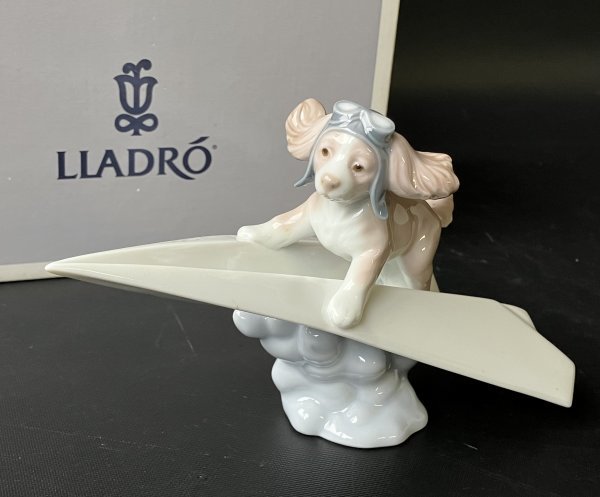 未使用　LIADRO　リアドロ　紙飛行機と犬　陶器人形　箱付き_画像1