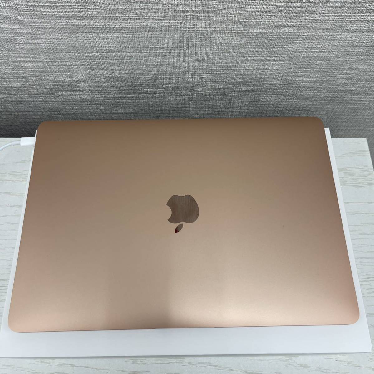 MacBook Air 13.3インチ1.6GHz Core5 メモリ8Gb ストレージSSD256GB_画像2