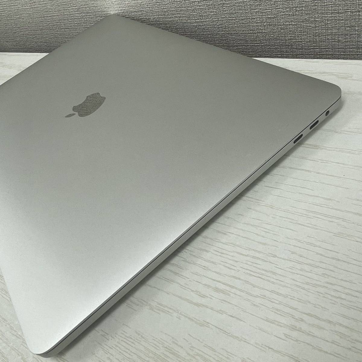 MacBookPro15.4インチ2.2GHzCorei7メモ32GbストレージSSD512GBキーボードUS_画像4