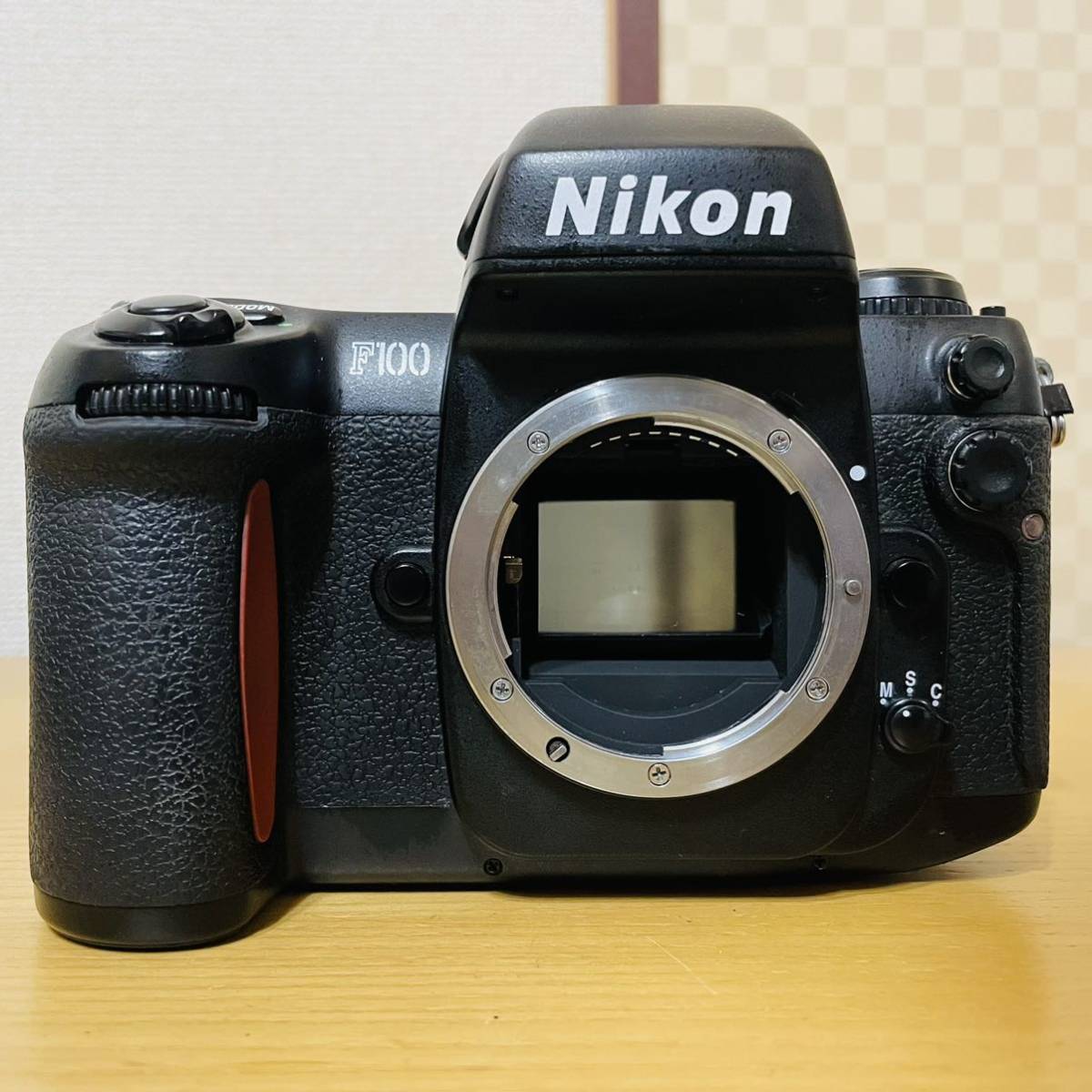 ニコン Nikon F100 フィルム一眼レフカメラ ボディ レンズ Nikon AF NIKKOR 35-70mm_画像2