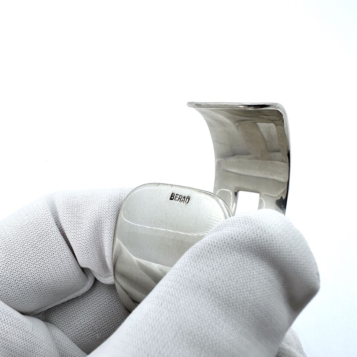 美品】JOAQUIN BERAO ホアキンベラオ silver シルバー バングル 美品】JOAQUIN BERAO ホアキンベラオ silver シルバー バングル