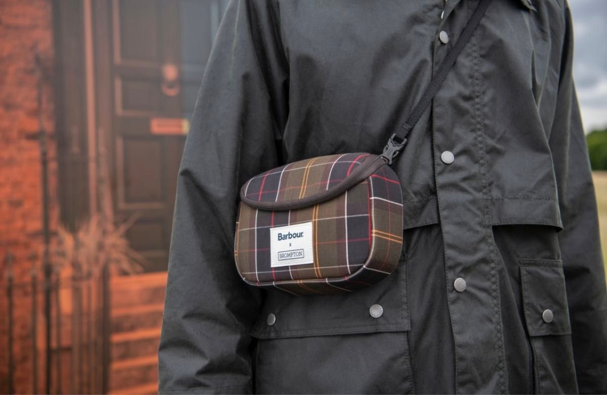 新品未使用〉ブロンプトン×バブアー コラボポーチ Barbour 新品未使用〉ブロンプトン×バブアー コラボポーチ Barbour
