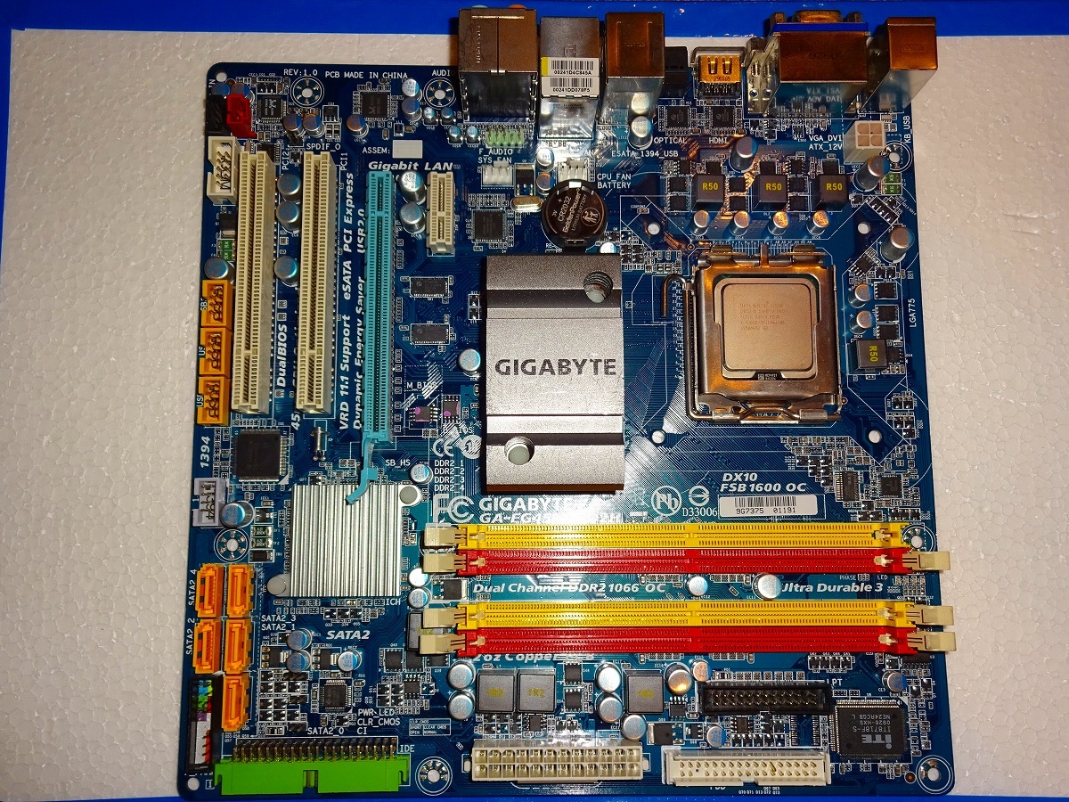 GIGABYTE LGA775用マザーボード GA-EG45M-UD2H (rev. 1.0) Intel G45 m-ATX　中古動作品_画像3