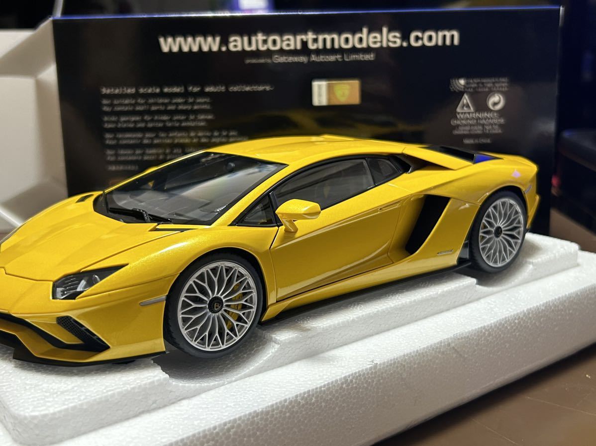 オートアート 1/18 ランボルギーニ アヴェンタドール s Lamborghini AVENTADOR s YELLOW 79132 AUTOart_画像5