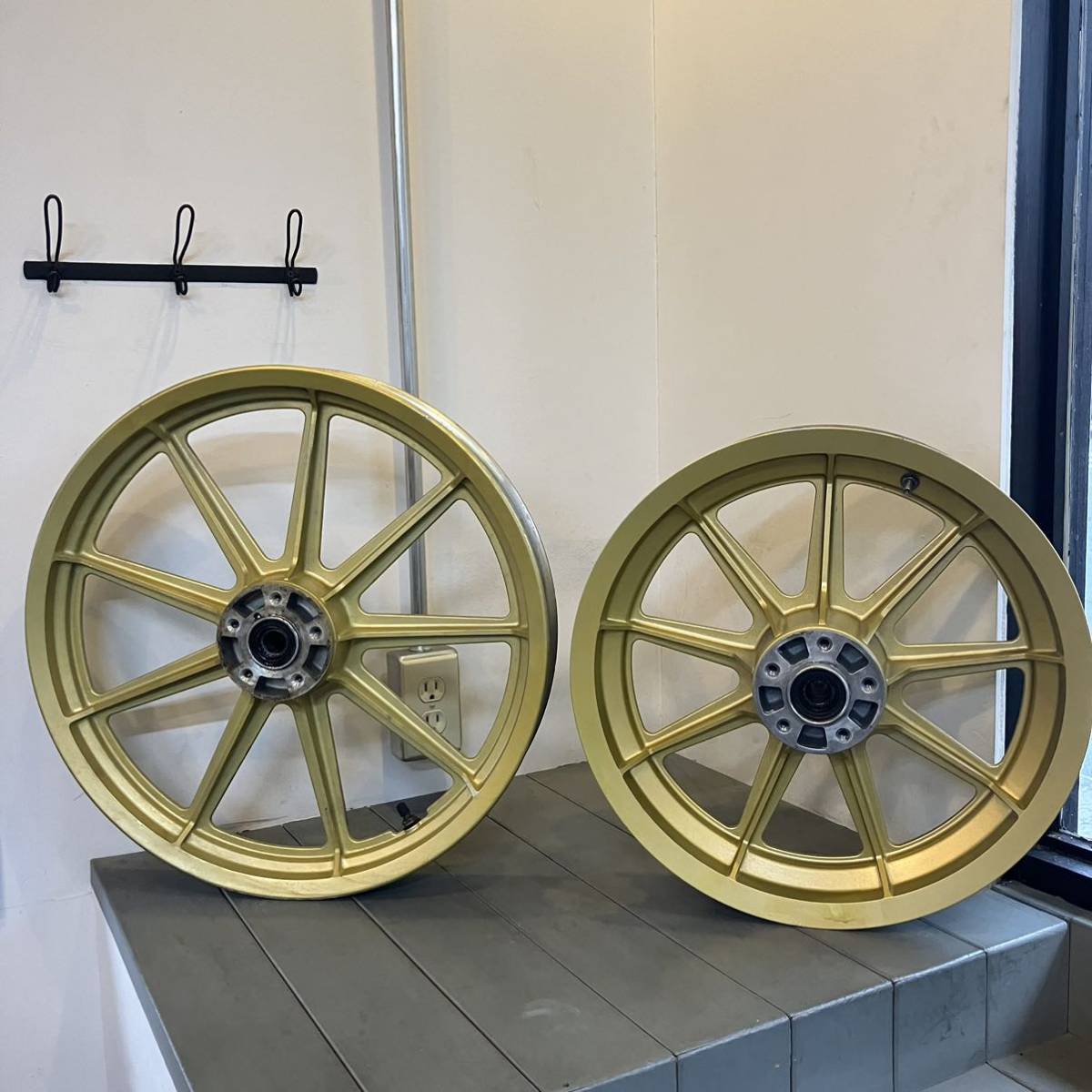 ハーレーダビッドソン純正 ナインキャストホイール 19インチ16 ハーレーダビッドソン純正 ナインキャストホイール 19インチ16