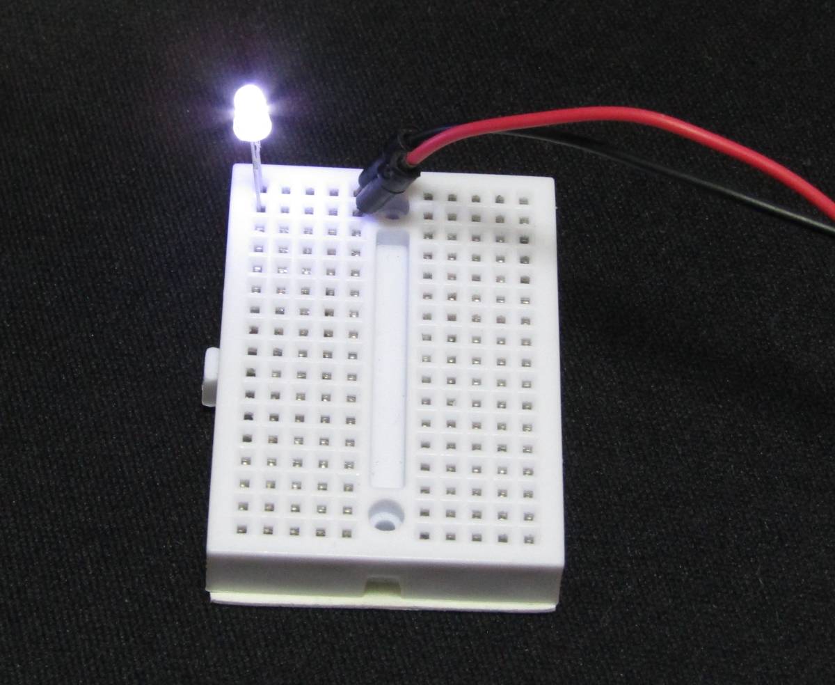 発光ダイオード　発色：白（訳アリ：少し紫ががった白）3Φ（3mm）10個セット 管-C3Wp　＜＜訳アリ＞＞_画像3