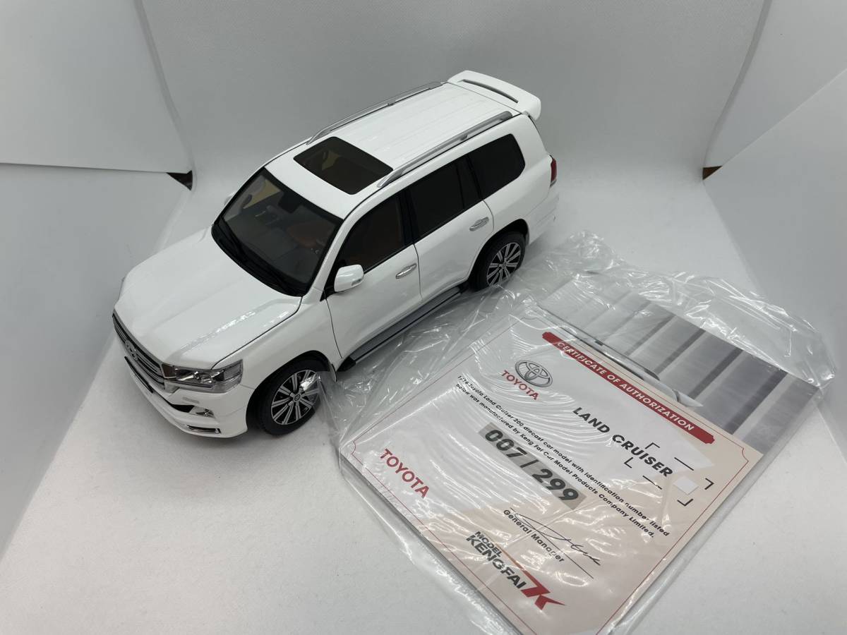 KengFai 1/18 トヨタ ランドクルーザー TOYOTA LAND CRUISER LC200 ホワイト J07-02-031_画像9