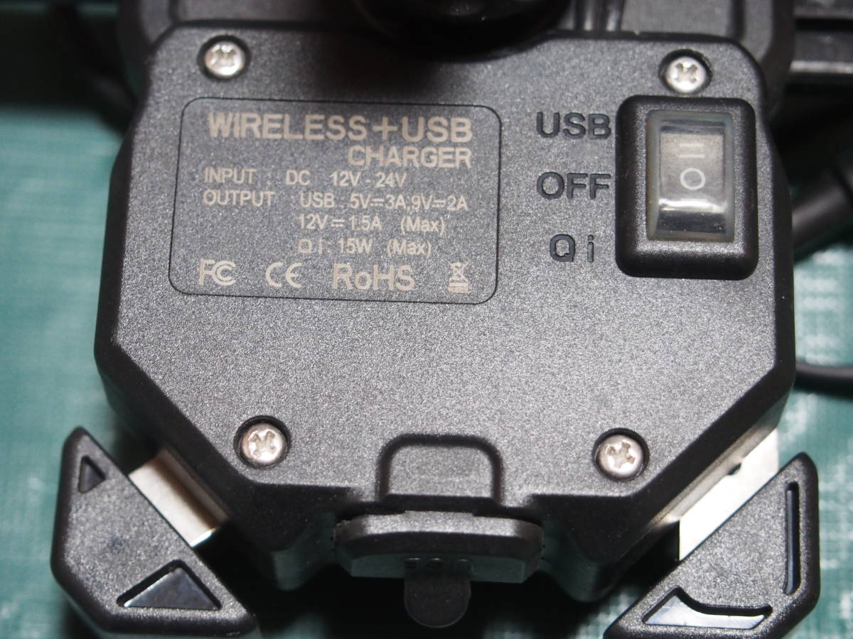 Kaedear　カエディア バイク スマホホルダー QI ワイヤレス充電機能搭載　USB付_画像3