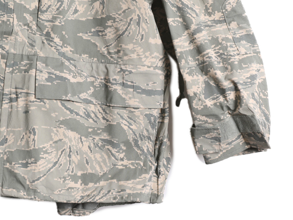 デッドストック 08年製 米軍実物 APECS ゴアテックス デジタル タイガーカモ 迷彩 ジャケット X-LARGE SHORT USAF ミリタリー エアフォース_画像4