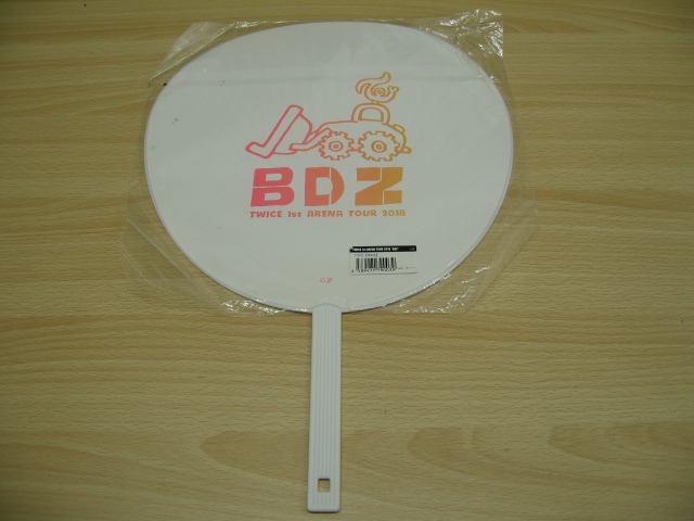 0o1v12Bmina "uchiwa" fan TWICE 1st ARENA TOUR 2018 *BDZ~( unopened )