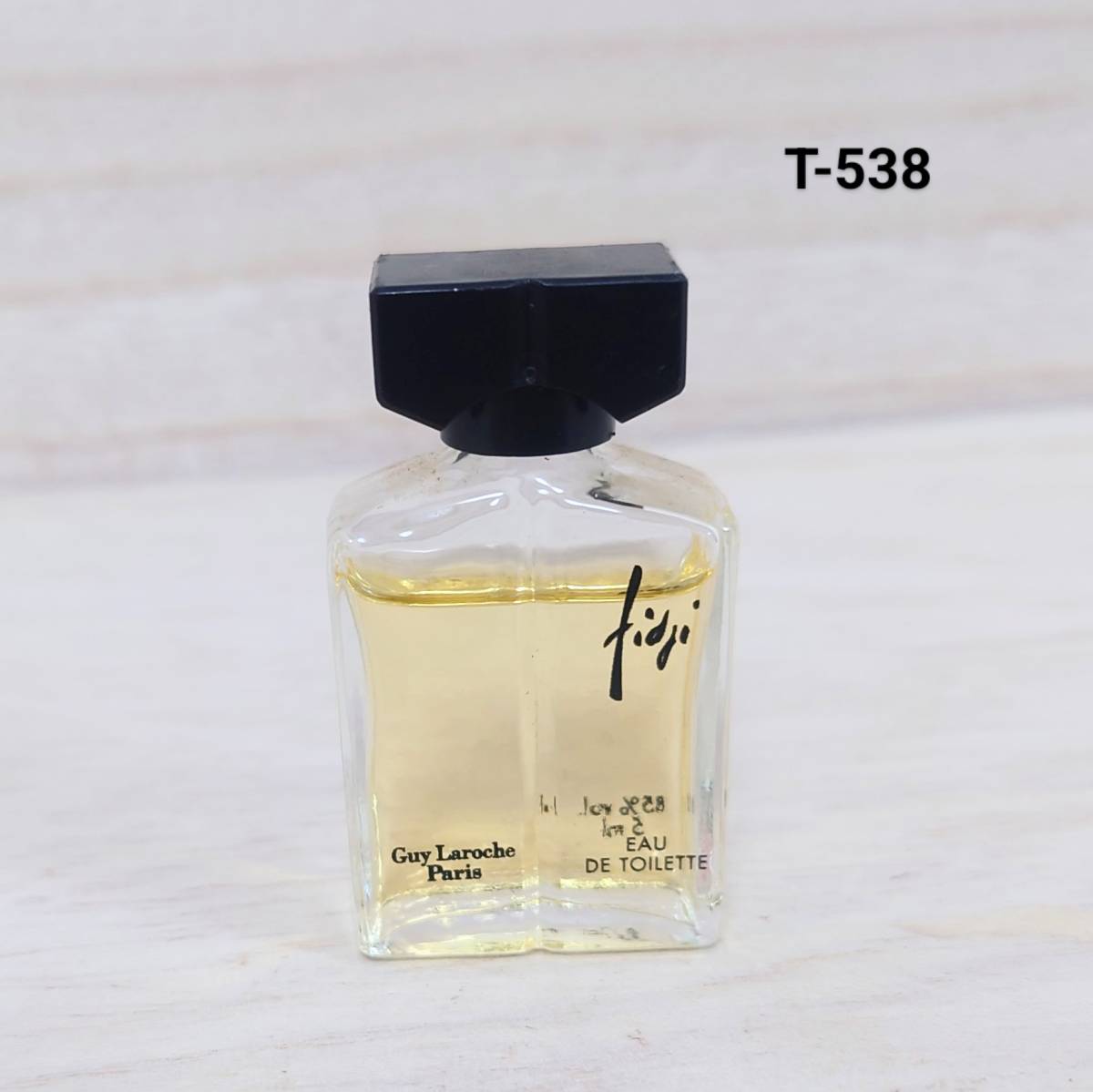 fidji　EAU DE TOILETTE　GUY LAROCHE　115ml　ギラロッシュ　フィジー　ミニ香水 5ml 《使用済み》_画像1