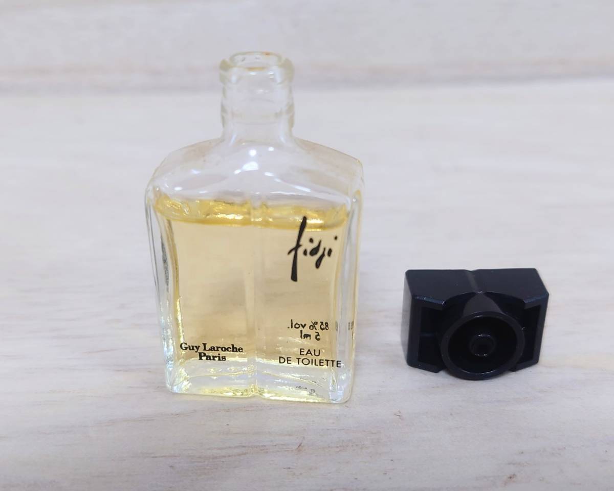 fidji　EAU DE TOILETTE　GUY LAROCHE　115ml　ギラロッシュ　フィジー　ミニ香水 5ml 《使用済み》_画像3