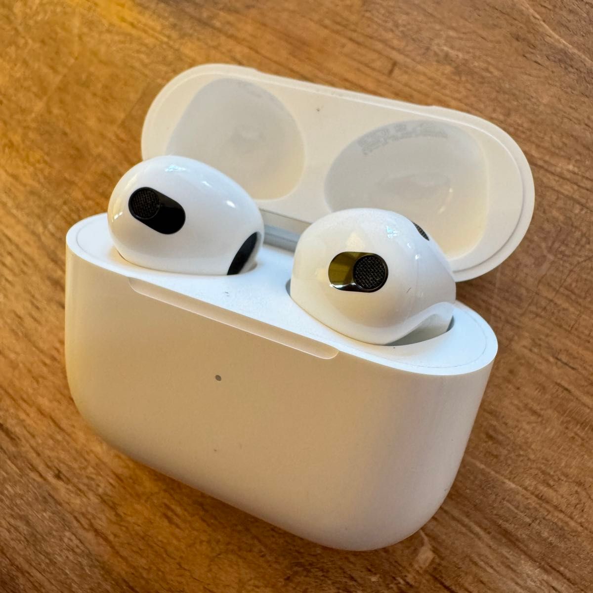 Apple AirPods ワイヤレスイヤホン 第三世代 イヤホンエアポッツ アップル iPhone Apple AirPods ワイヤレスイヤホン 第三世代 イヤホンエアポッツ アップル iPhone