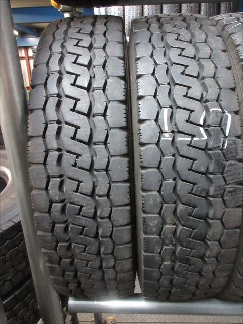 送料無料　バリ溝　205/80R17.5　BS　M812　ミックス　2023年製　6本セット　10mmぐらい_画像2