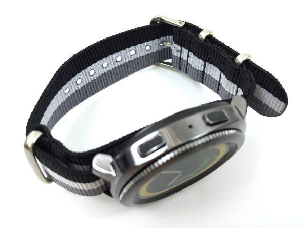 ナイロン製ミリタリーストラップ 布ベルト natoタイプ 腕時計 黒ライトグレー ストライプ 20mm_画像2