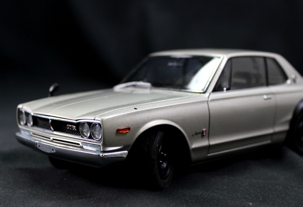 稀少GTR　日産 スカイライン ハードトップ 　2000 GT-R 　1/18　モデルカー_画像1