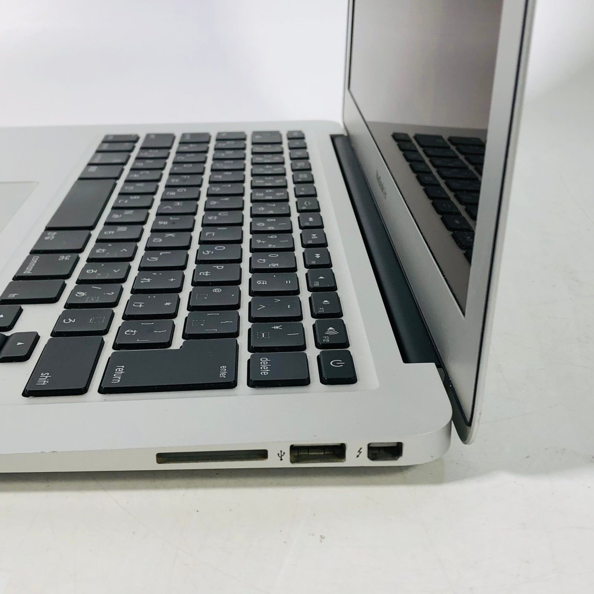 ジャンク MacBook Air 13インチ (Mid 2012) Core i7 2GHz/8GB/SSD 512GB MD231J/A_画像5