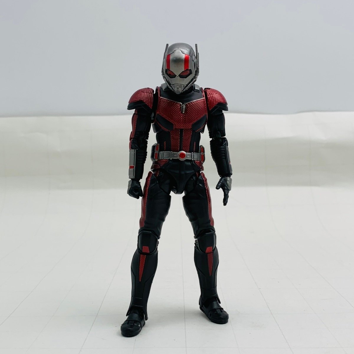 中古品 S.H.Figuarts フィギュアーツ アベンジャーズ/エンドゲーム アントマン_画像2