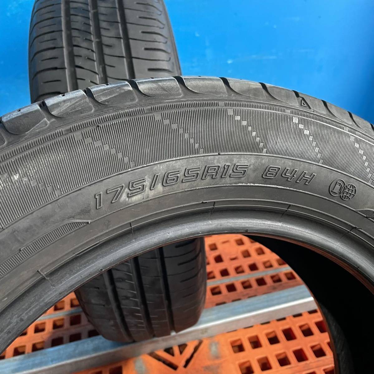 175/65R15 ダンロップ　ENASAVE 175/65/15 サマータイヤ　2本　2018年製造_画像4