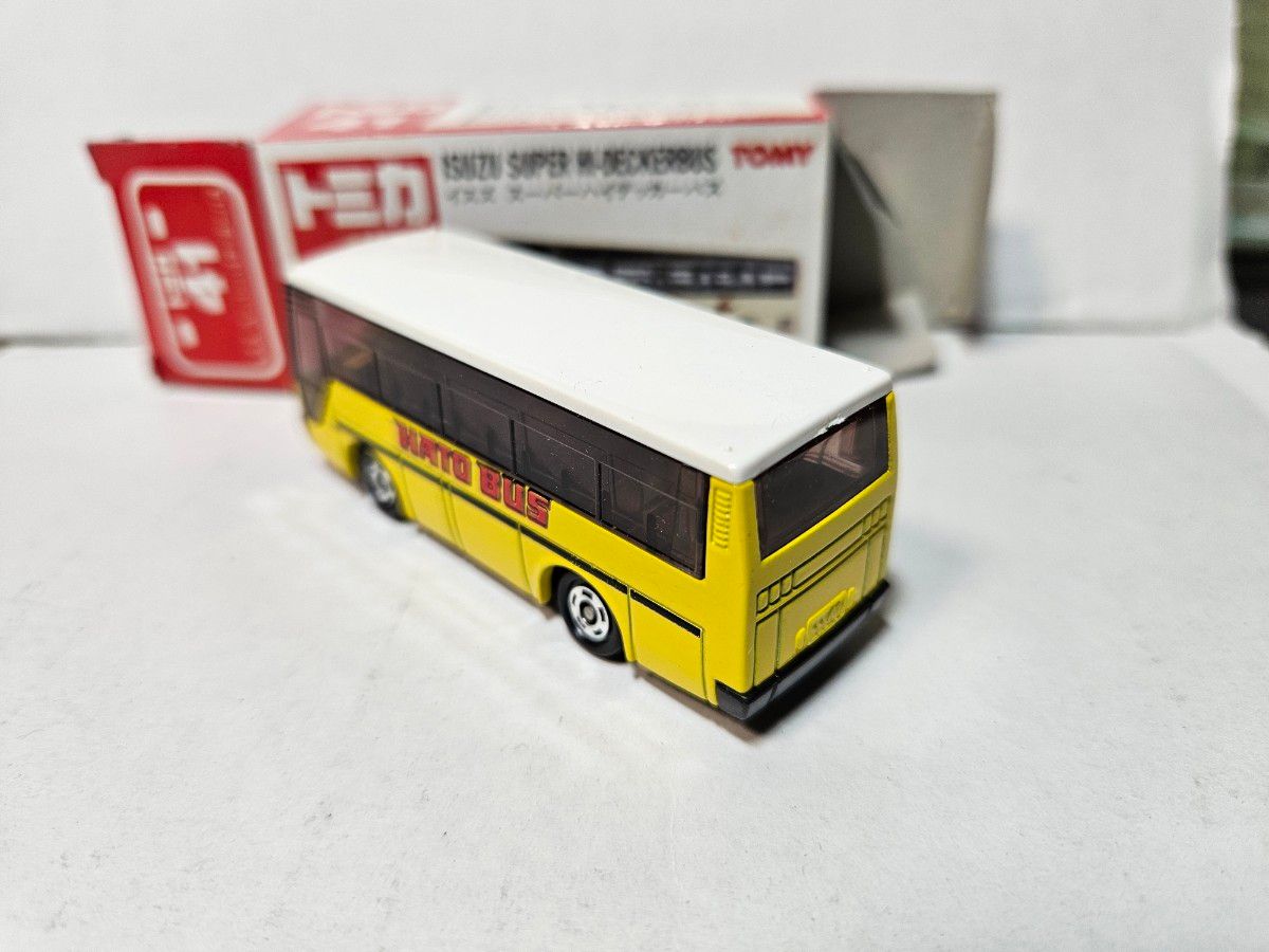絶版赤箱トミカ　いすゞ　スーパーハイデッカーバス　はとバス