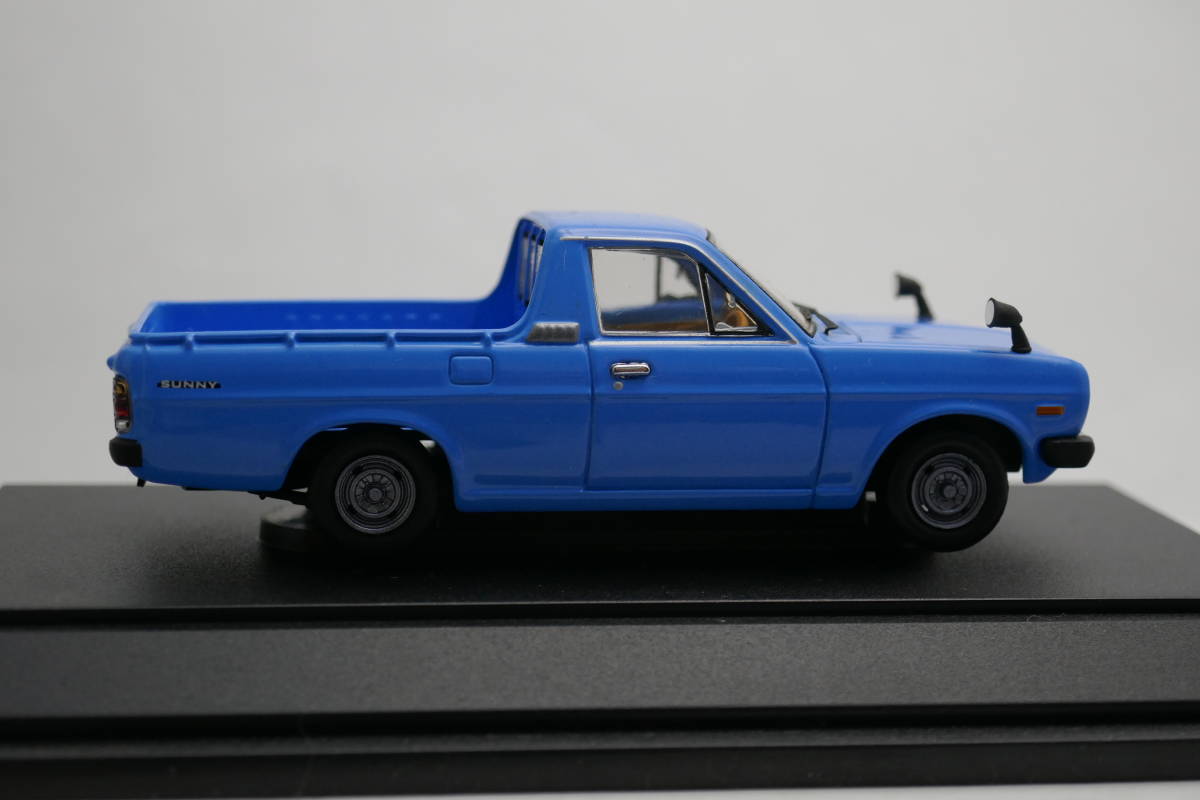 ニッサン　サニー　トラック　青色　1/43　外箱付　%　EBBRO (MMP) NISSAN SUNNY TRUCK 　Corgi Ebbro Mmp Ixo Minichamps Topmodel_画像5