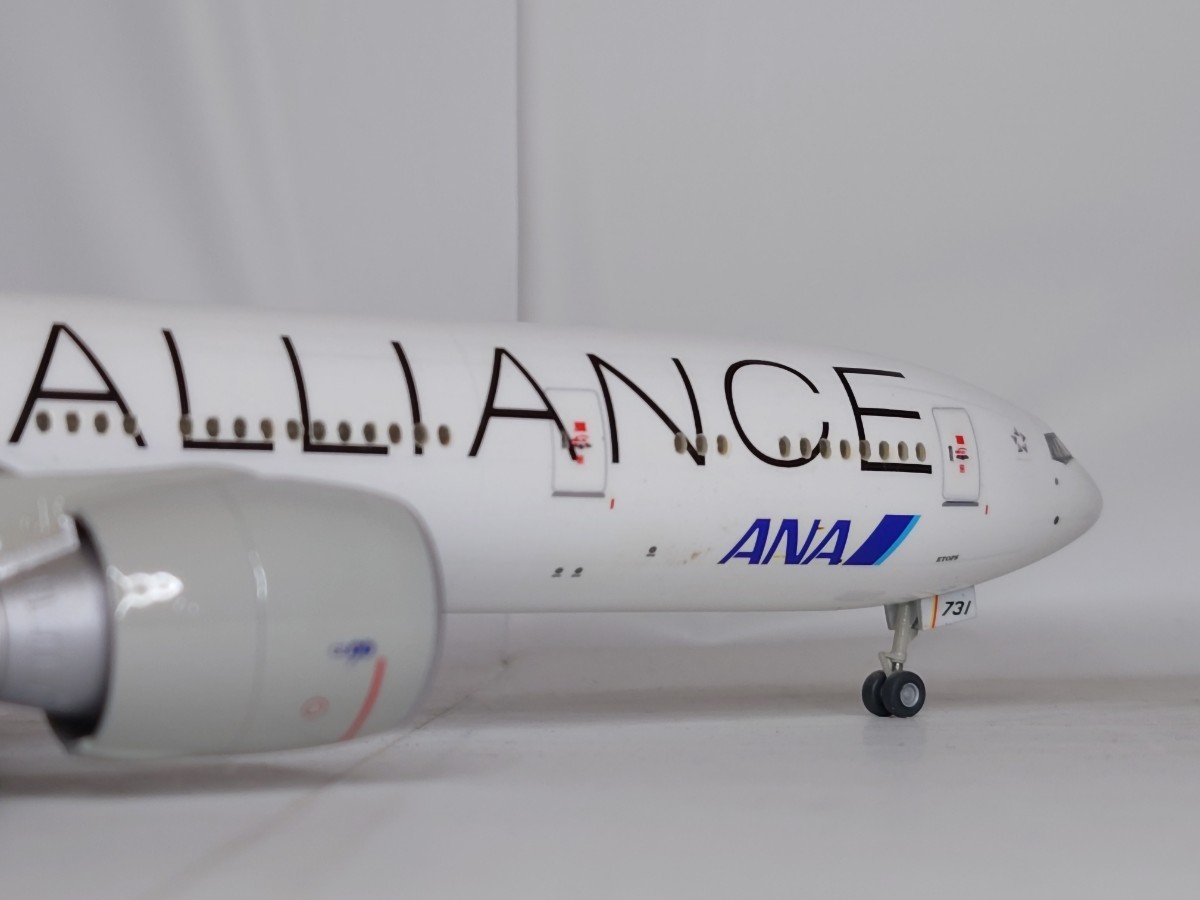 1/200 BOEING 777-300ER ANA JA731A (STAR ALLIANCE livery) ハセガワ組み立てキット塗装完成品_画像8
