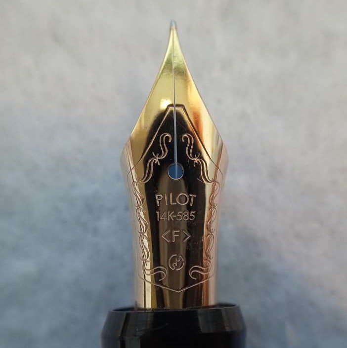 #621L 【PILOT CUSTOM67/万年筆/現状品】パイロット カスタム67 ペン先14K-585 ワインレッド ヴィンテージ 現状渡し 中古品_画像5