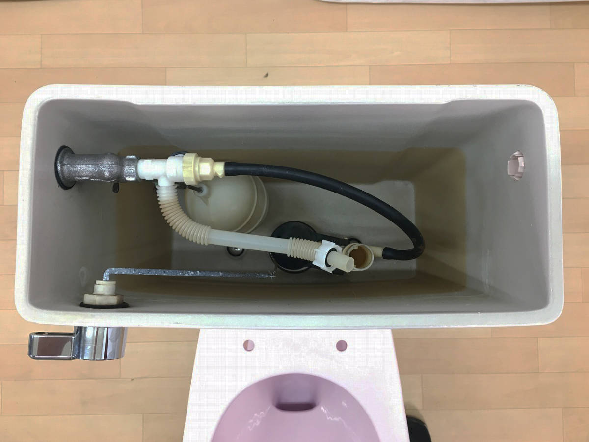 美品】TOTO トイレ 洋式便器 (床下排水) 「C720R」とタンク 美品】TOTO トイレ 洋式便器 (床下排水) 「C720R」とタンク