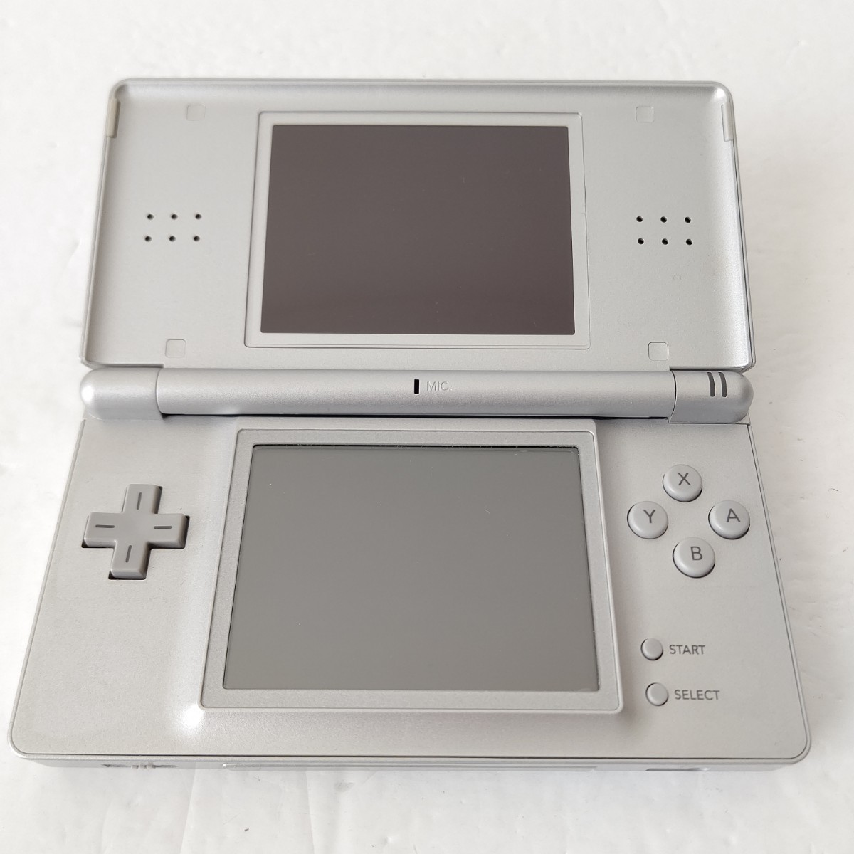 Nintendo　ニンテンドーDSlite グロスシルバー　美品　任天堂ゲーム機