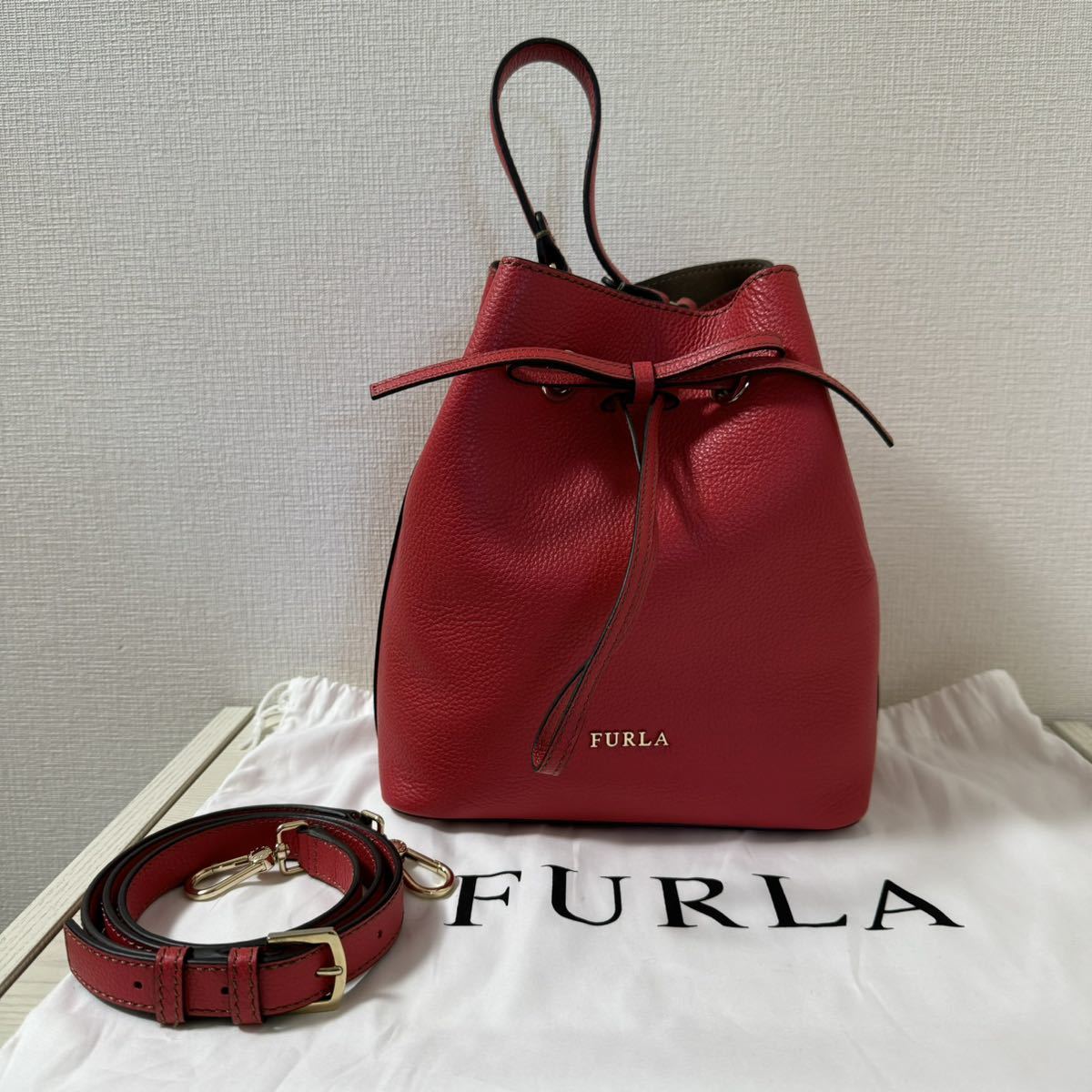 【再値下げ】【新品同様】FURLA COSTANZA S フルラ コスタンザ S 2WAY ショルダーバッグ レッド　赤　レザー　ハンドバッグ