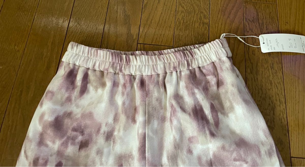 美品　花柄細コーデュロィフレアパンツ