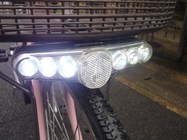 送料無料／動作品／Panasonic 電動アシスト自転車　ViVi DX／BE-END636M／END635型用　かご下LEDフロントライト／NKL803（管6012106）_画像1