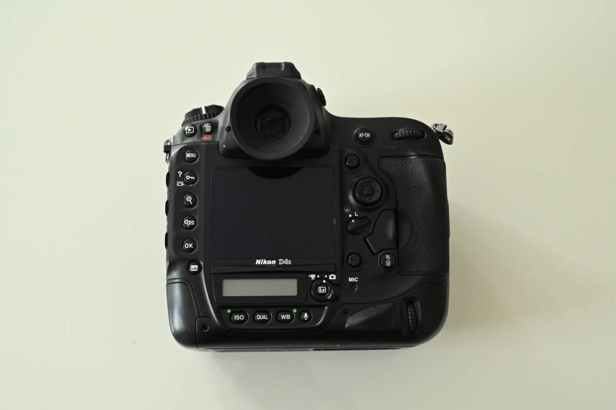 Nikon ニコン D4s カメラボディ デジタルカメラ 元箱あり 接眼 Nikon ニコン D4s カメラボディ デジタルカメラ 元箱あり 接眼