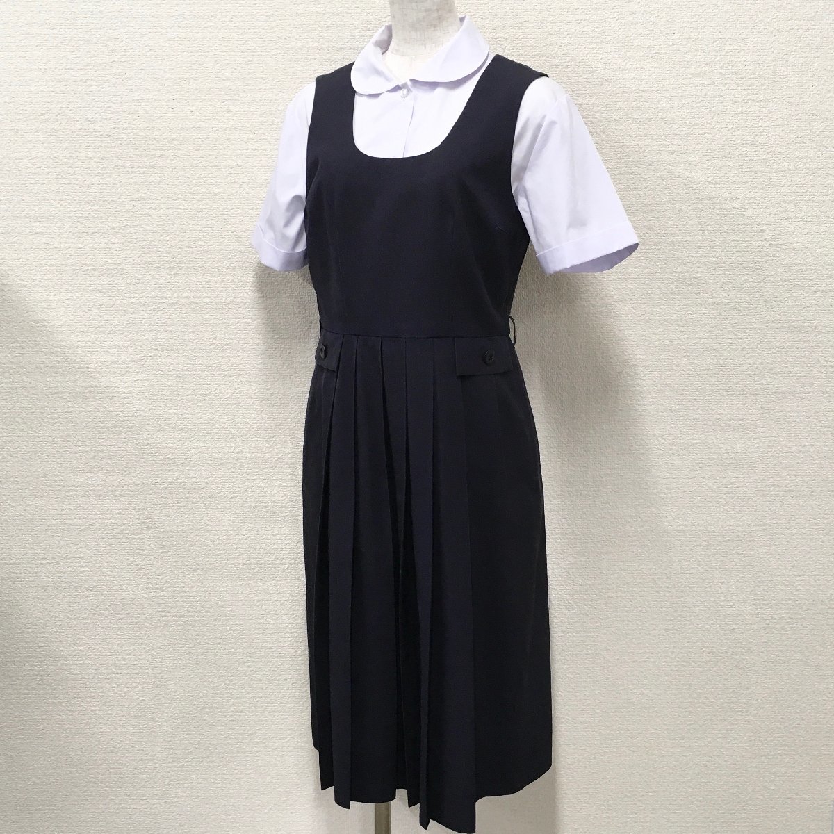 O441/(中古)栃木県 宇都宮商業高校 女子制服2点 /旧制服/M/L/総丈98/夏用ジャンパースカート/ブラウス/福田屋百貨店/紺/夏服/卒業生品の画像1