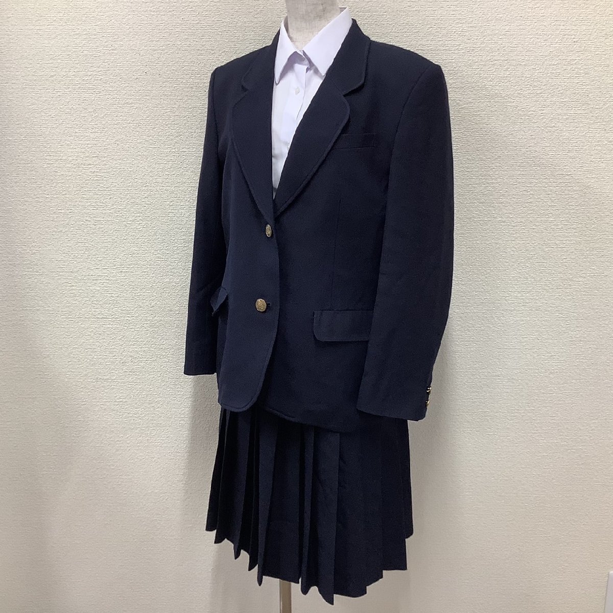 I380/Y(中古)山形 山形中央高校 女子制服3点 /165A/165/W63/丈61/ブレザー/ブラウス/スカート/農紺/冬用/中学校/学生服/校章入ボタン