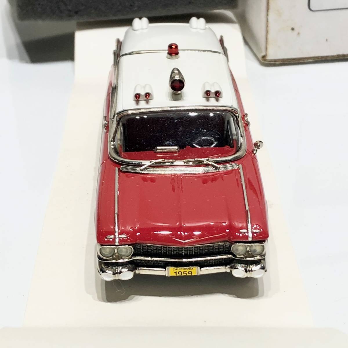 ほぼ未使用◆モーターシティ Motor City USA MC-96 1/43 1959 キャデラック クラウンロイヤル 救急車 Cadillac Crown Royale Ambulance_画像3