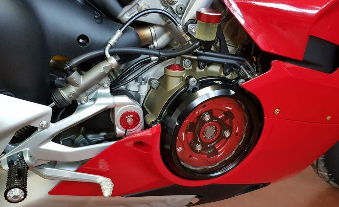 ドゥカティ クリアオイルバスクラッチカバー DUCATI パニガーレV4 CA210B