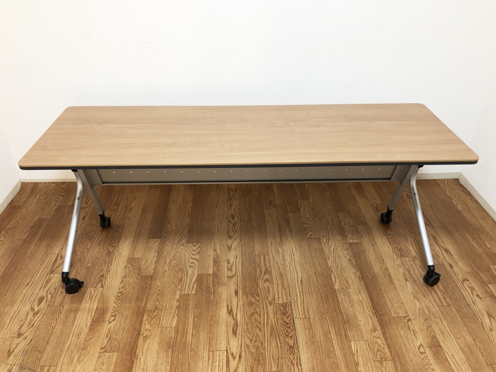 PLUSフォールディングテーブルLD-620ミディアムウッドT2美品 プラス会議テーブル 幕板・棚板・キャスターロック付きミーティングテーブルの画像5
