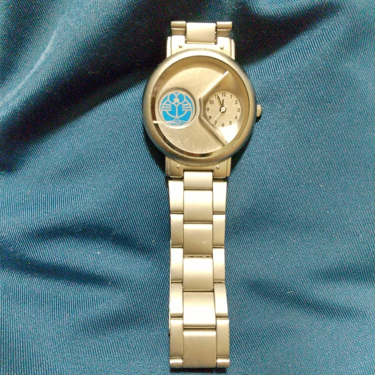 ドラえもん ドラッチ 腕時計 ２本セット(ステンレス、チタン) ２本のうちに稼働１本 非売品 未使用 時計の画像2