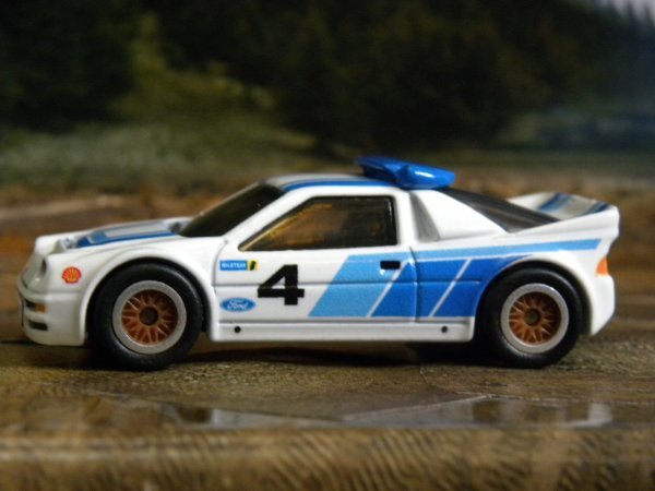 即決☆☆ルースFORD RS200 フォード RS200 PREMIUM メタルシャーシ、リアルライダー ホットウィール Hot Wheels☆の画像5