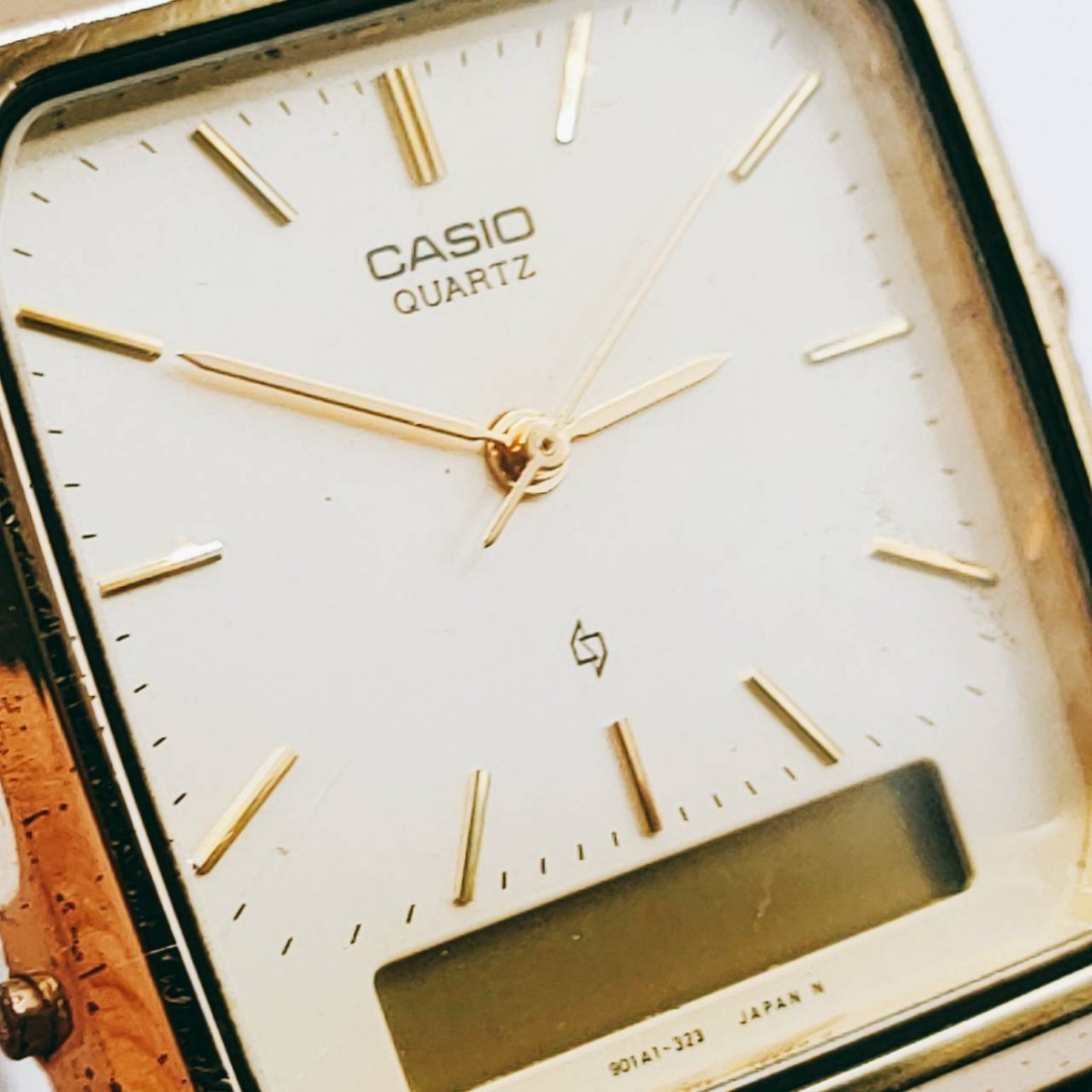 CASIO カシオ AQ-413G 腕時計 アナログ 3針 金色文字盤 ゴールド基調 時計 とけい トケイ アクセサリー ヴィンテージ アンティーク レトロ_画像3