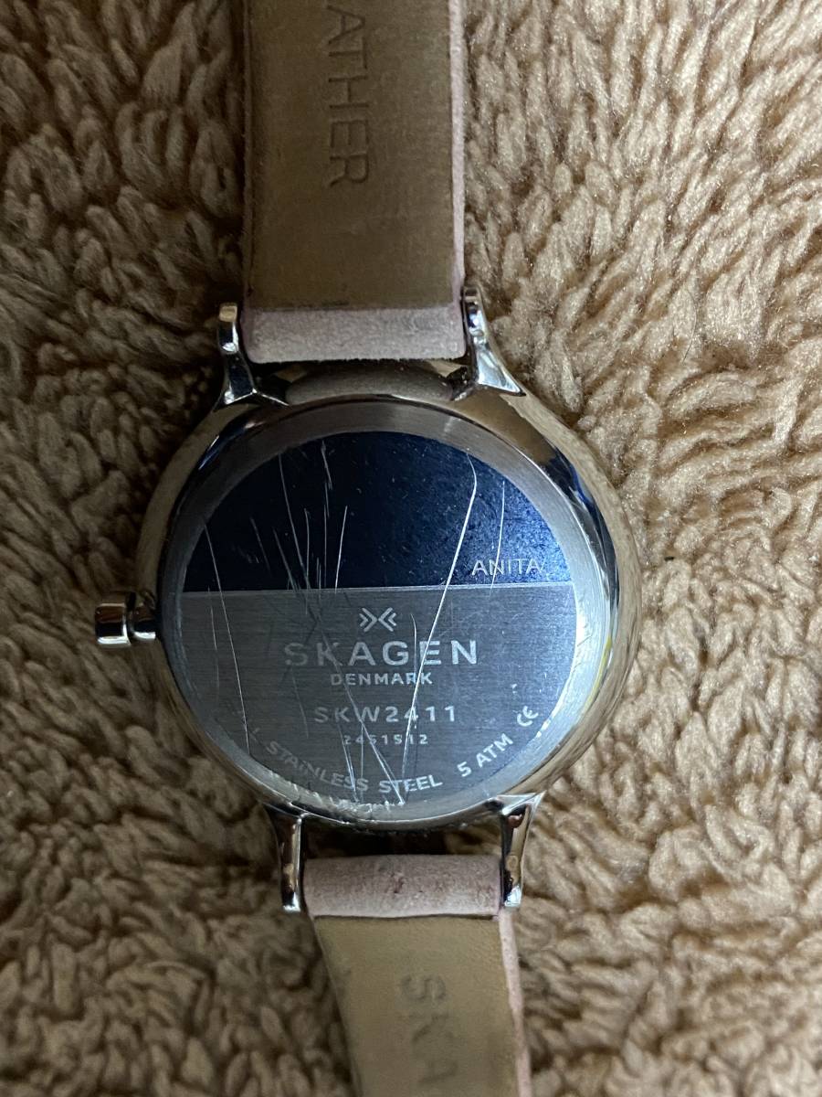 スカーゲン腕時計　SKAGEN 丸型黒系文字盤、直径約3cm 中古品稼働　　送料無料_画像4