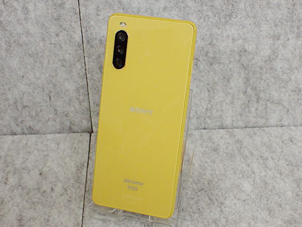 【中古】SIMロック解除 docomo Xperia 10 III SO-52B イエロー スマホ 本体 SONY ソニー 制限〇 一括購入(NMA994-1)_画像2