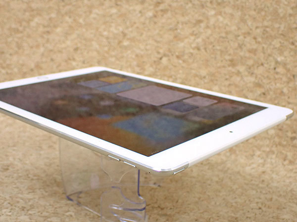 □【中古 良品】docomo iPad Air 2 Cellular 64GB シルバー MGHY2J/A 制限〇 一括購入 本体(NZ464-13)_画像3