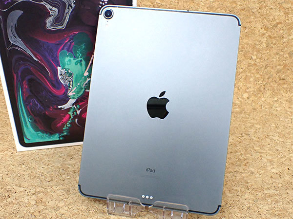 【中古 割れ】SIMロック解除 au iPad Pro 11インチ 第1世代 Cellular 64GB スペースグレイ MU0M2J/A SIMフリー 画面割れ 制限〇(PAA580-1)_画像2